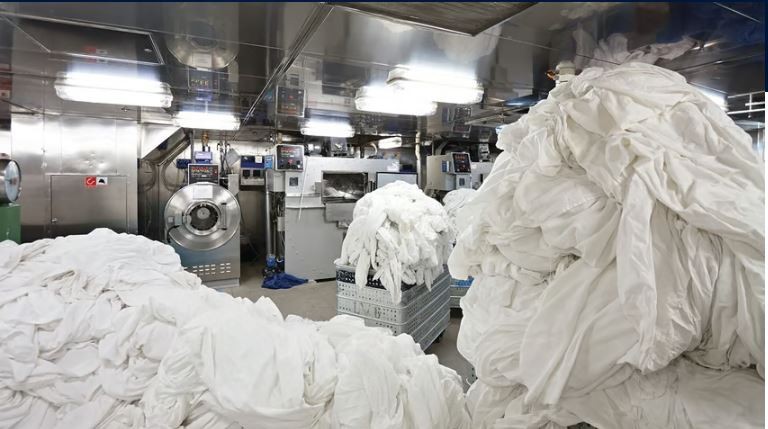 Commercial Laundry Solutions for Hotels: Boosting Hygiene, Efficiency, and Guest Satisfaction